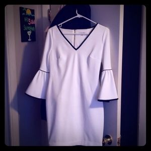 Calvin Klein Size 4 Bell Sleeve Dress